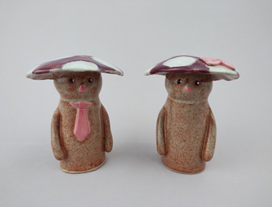 mushroom salt and pepper shakers front